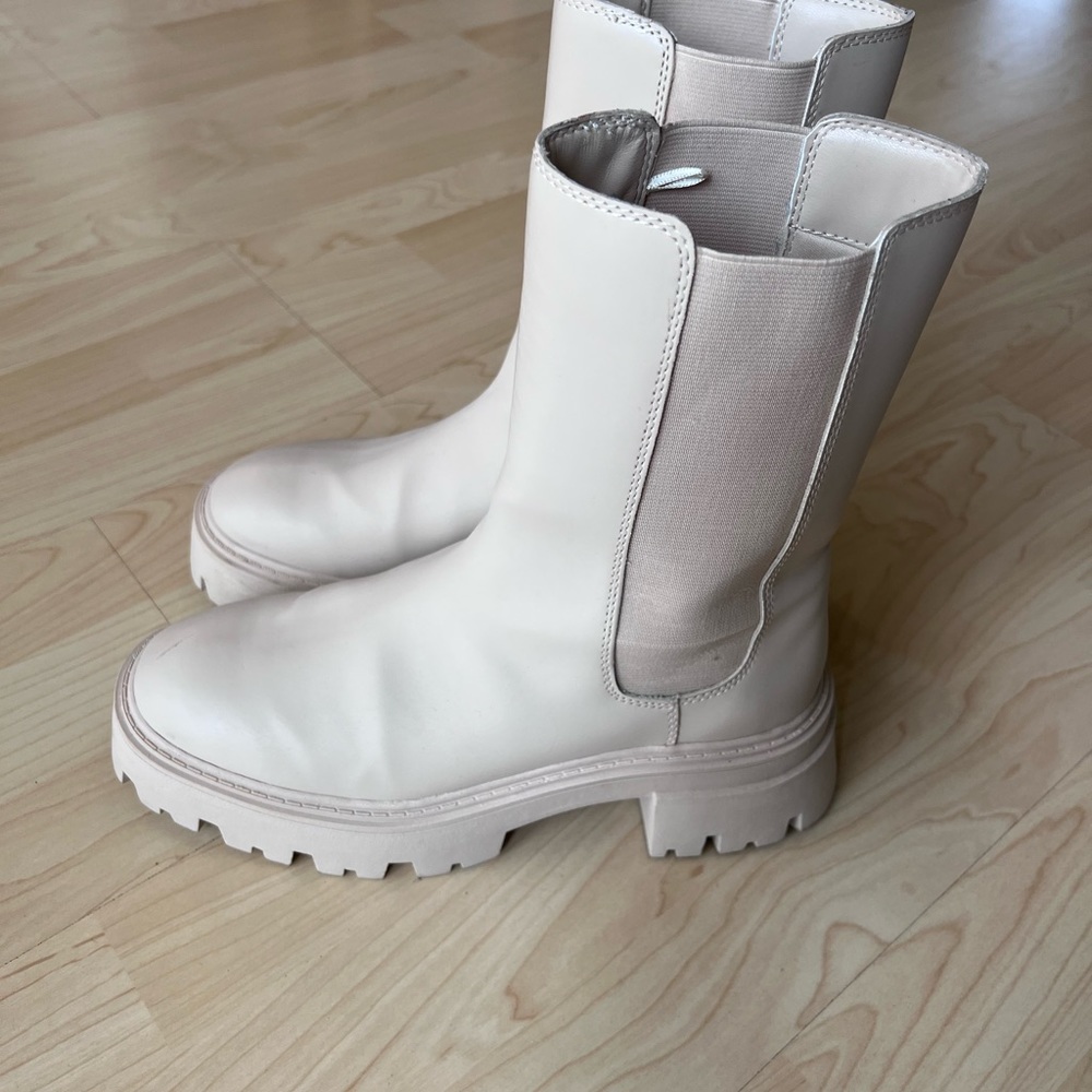 Combat boots